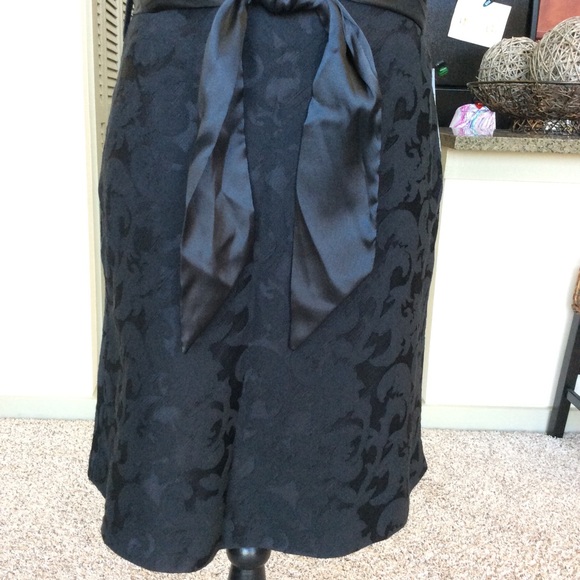 ✨ Black A-Line Skirt ✨ - Picture 4 of 7